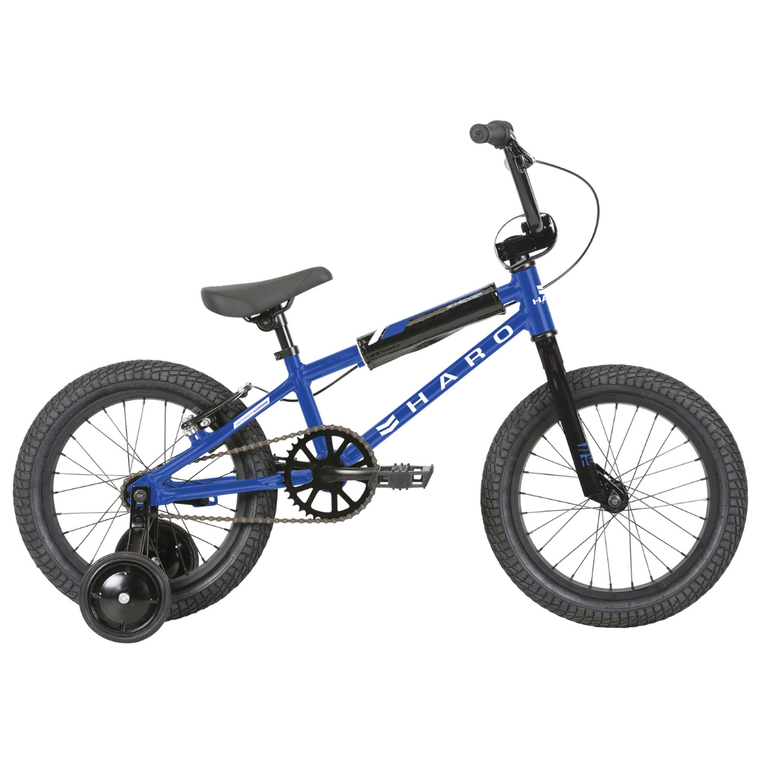 VÉLO POUR ENFANT HARO SHRedDER 16 couleur bleu met vue de profil du vélo bleu léttré blanc avec les roues d'entrainement