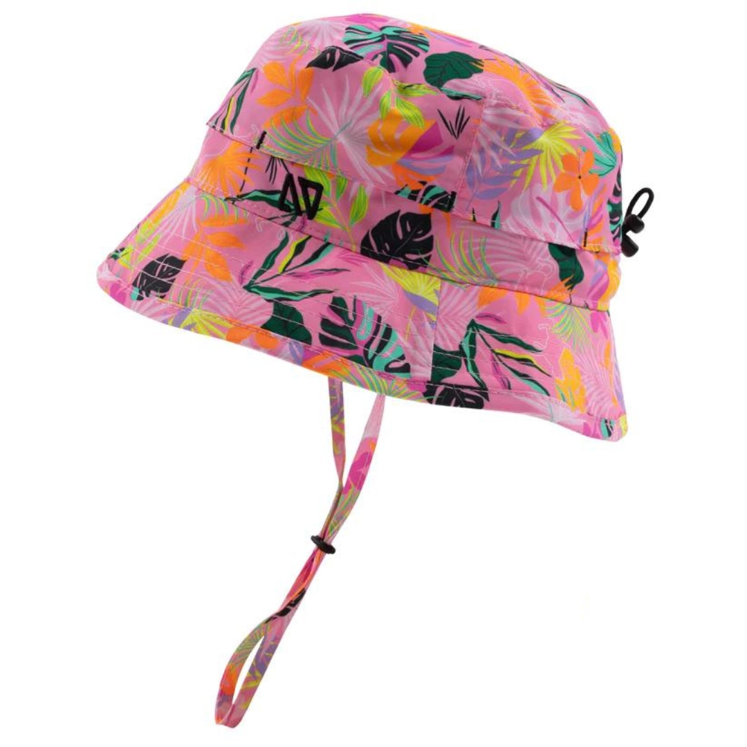 CHAPEAU UV NANÖ POUR BÉBÉ ET PETITE FILLE couleur rose imprimé vu du chapeau rose avec motif de feuille tropicale colorées